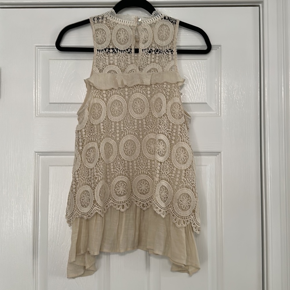 Beautiful Neutral Crocheted Ruffle Tank Top - Small - Picture 2 of 3